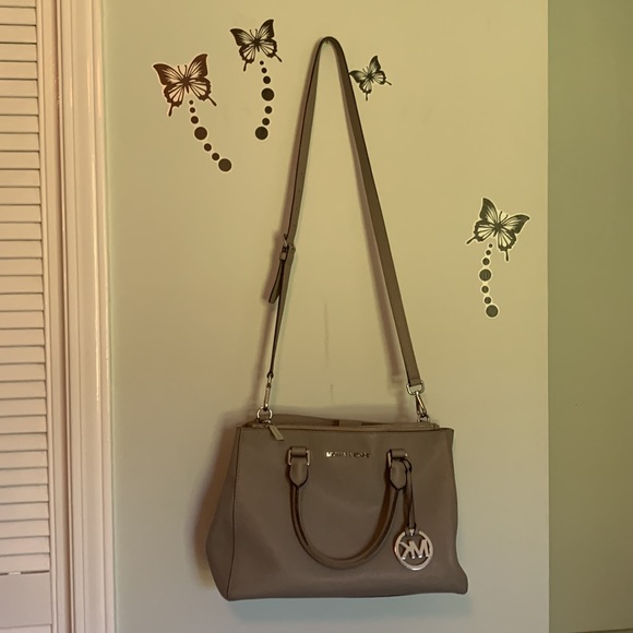 Micheal Kors Gray/Silver Bag - Picture 14 of 15